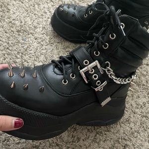 Screamin' Loud Platform Boots